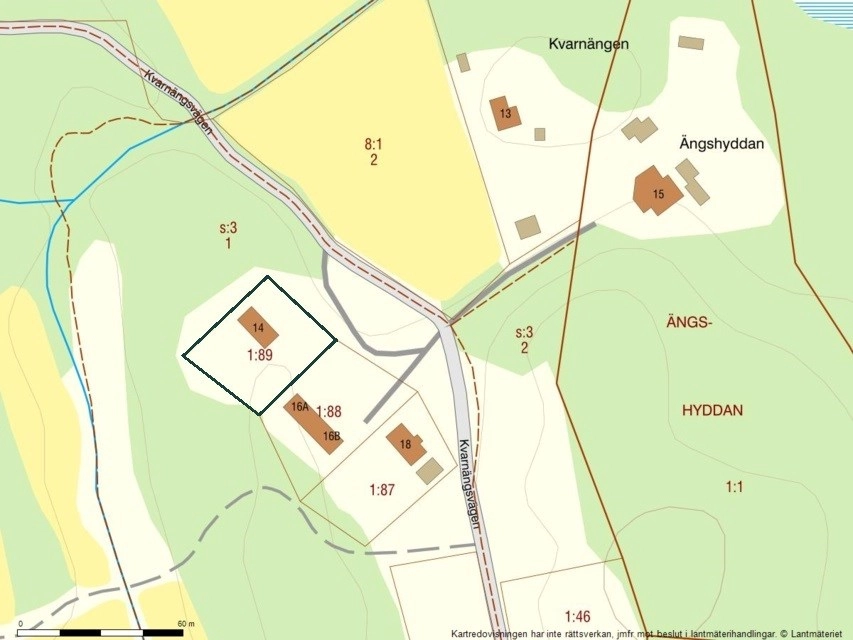 Högt beläget med fri utsikt över åkrar och skog, där stillheten möter modern bekvämlighet!