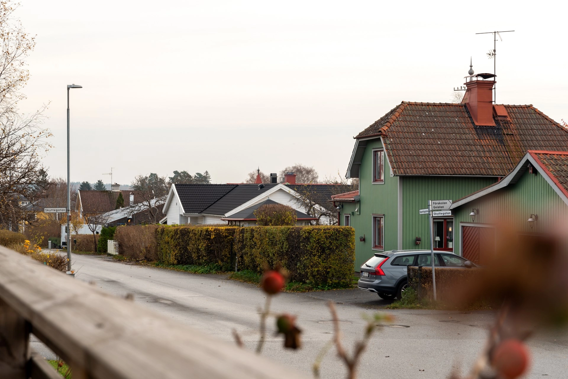 Kvadratsmart tvåa med enorm uteplats och närhet till allt!