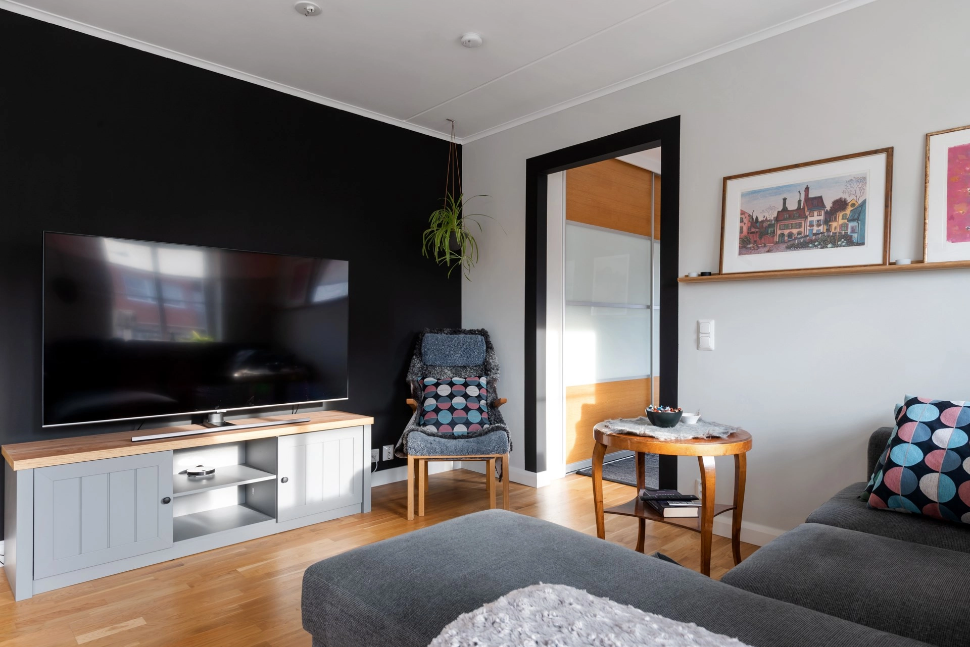 Kvadratsmart tvåa med enorm uteplats och närhet till allt!