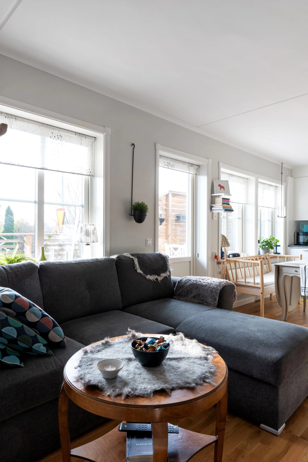 Kvadratsmart tvåa med enorm uteplats och närhet till allt!