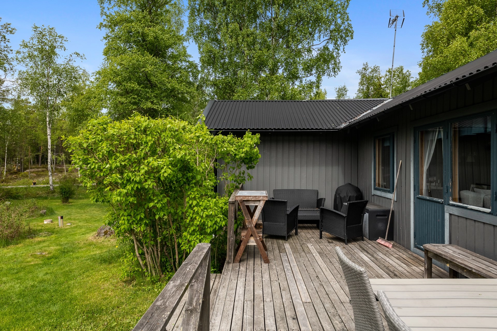 Fritidshus med stor gäststuga på populära Vätö!