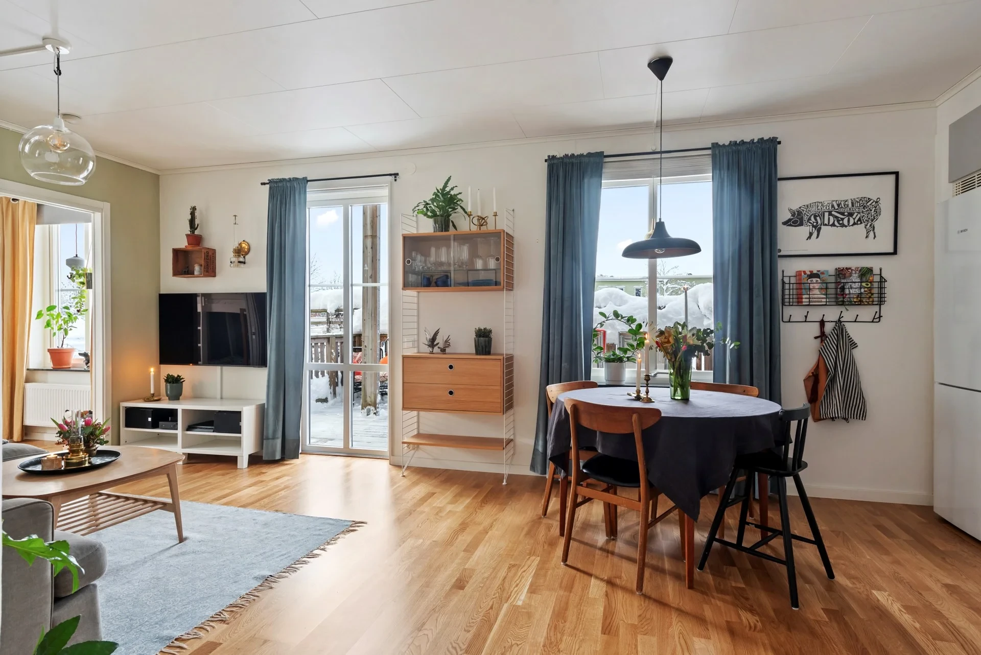 Mycket trivsam gaveltrea i markplan och med radhuskänsla