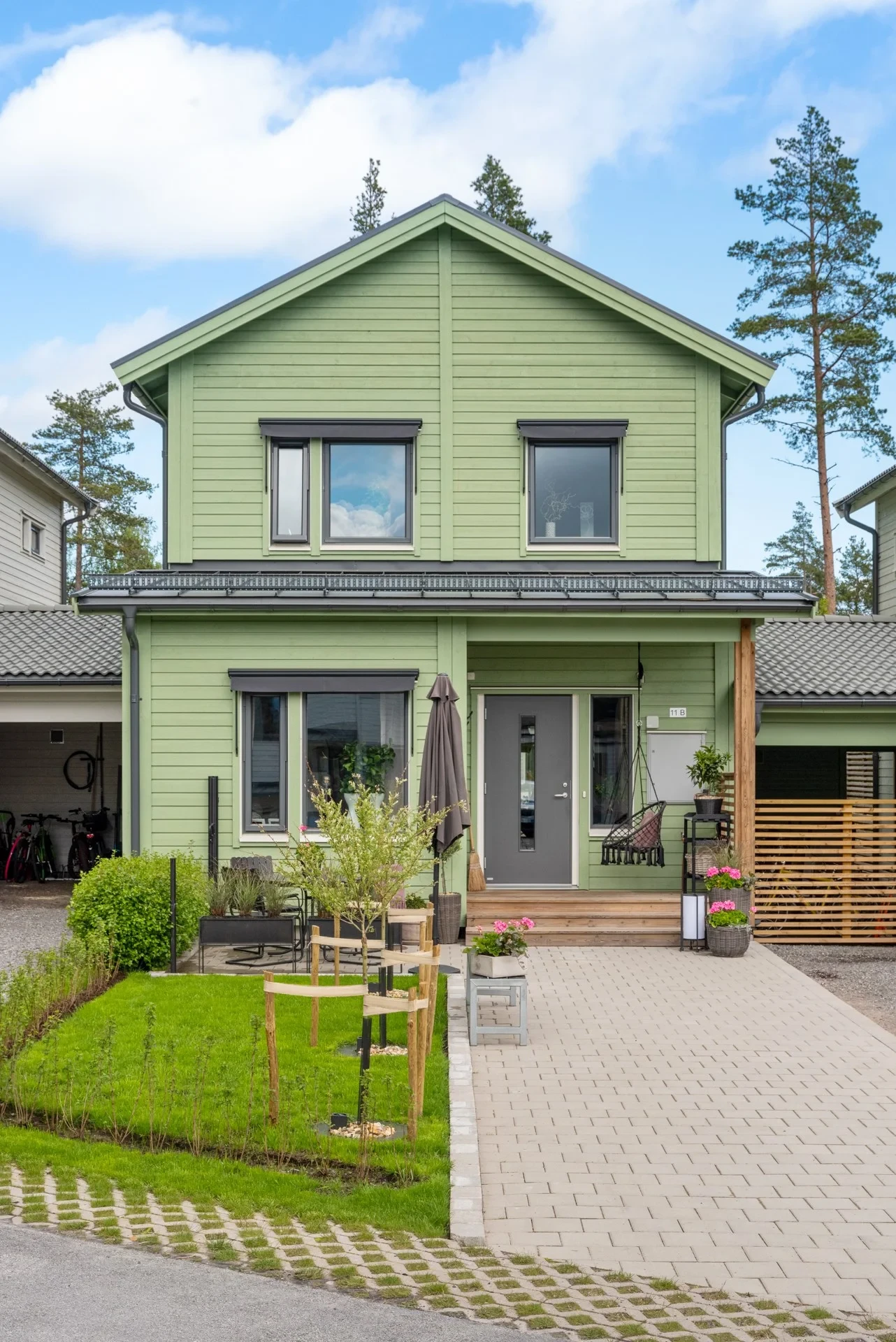 Smakfullt kedjehus i familjevänliga Björnövik