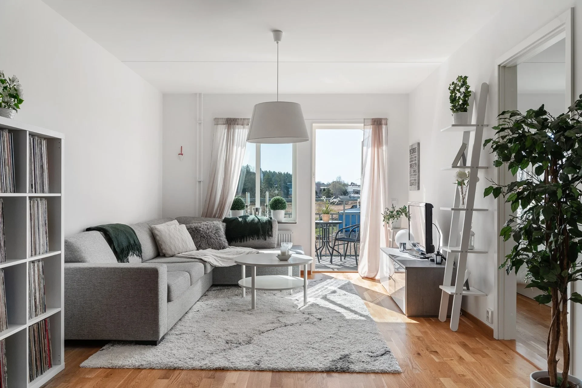 Ljus och modern tvåa med stor balkong i söder