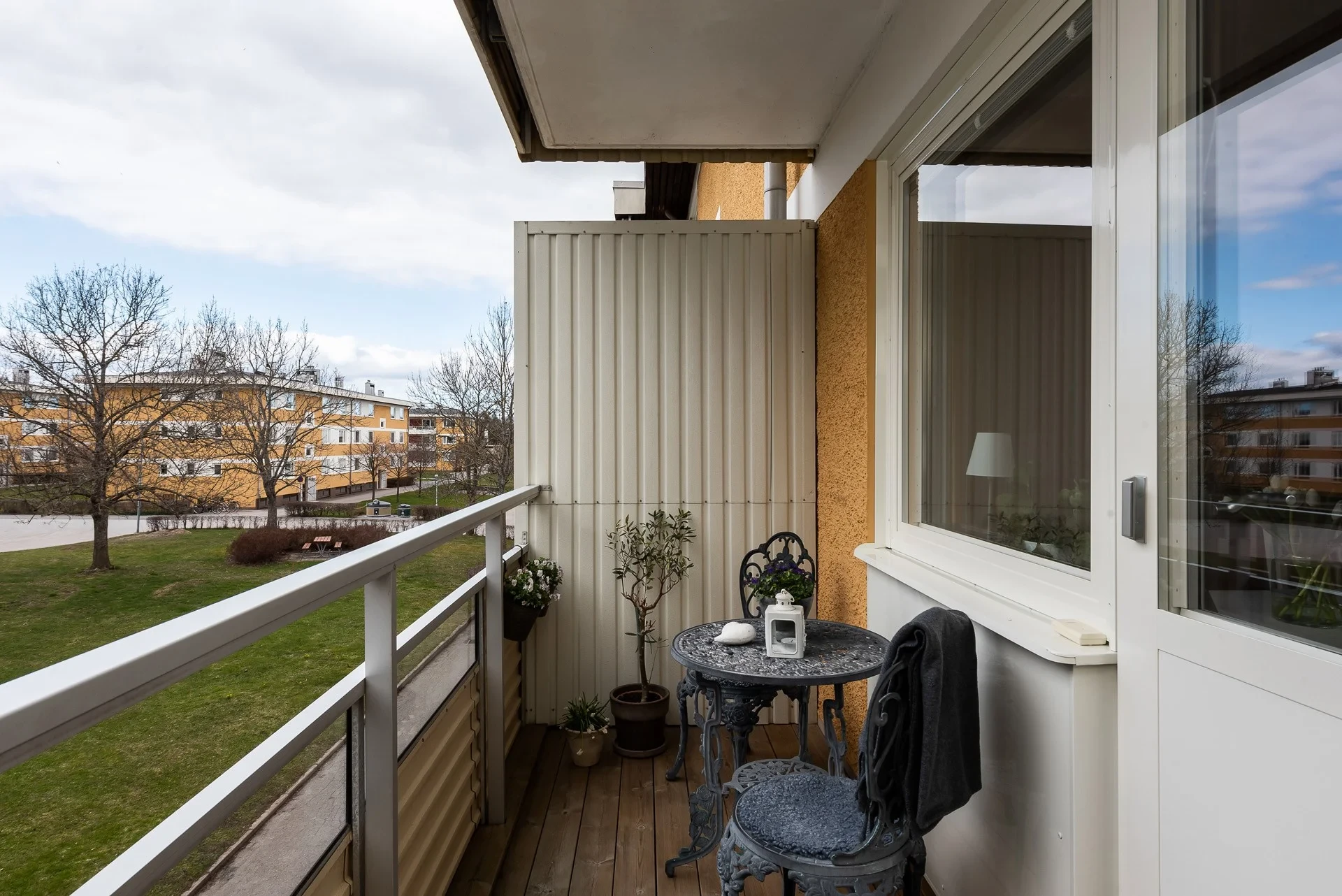 Väldisponerad tvåa i omtyckt förening och med minimal insyn