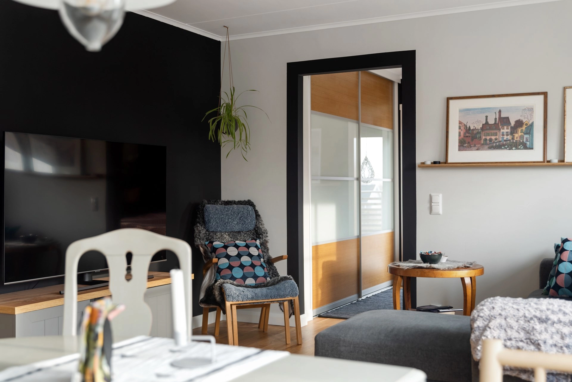 Kvadratsmart tvåa med enorm uteplats och närhet till allt!