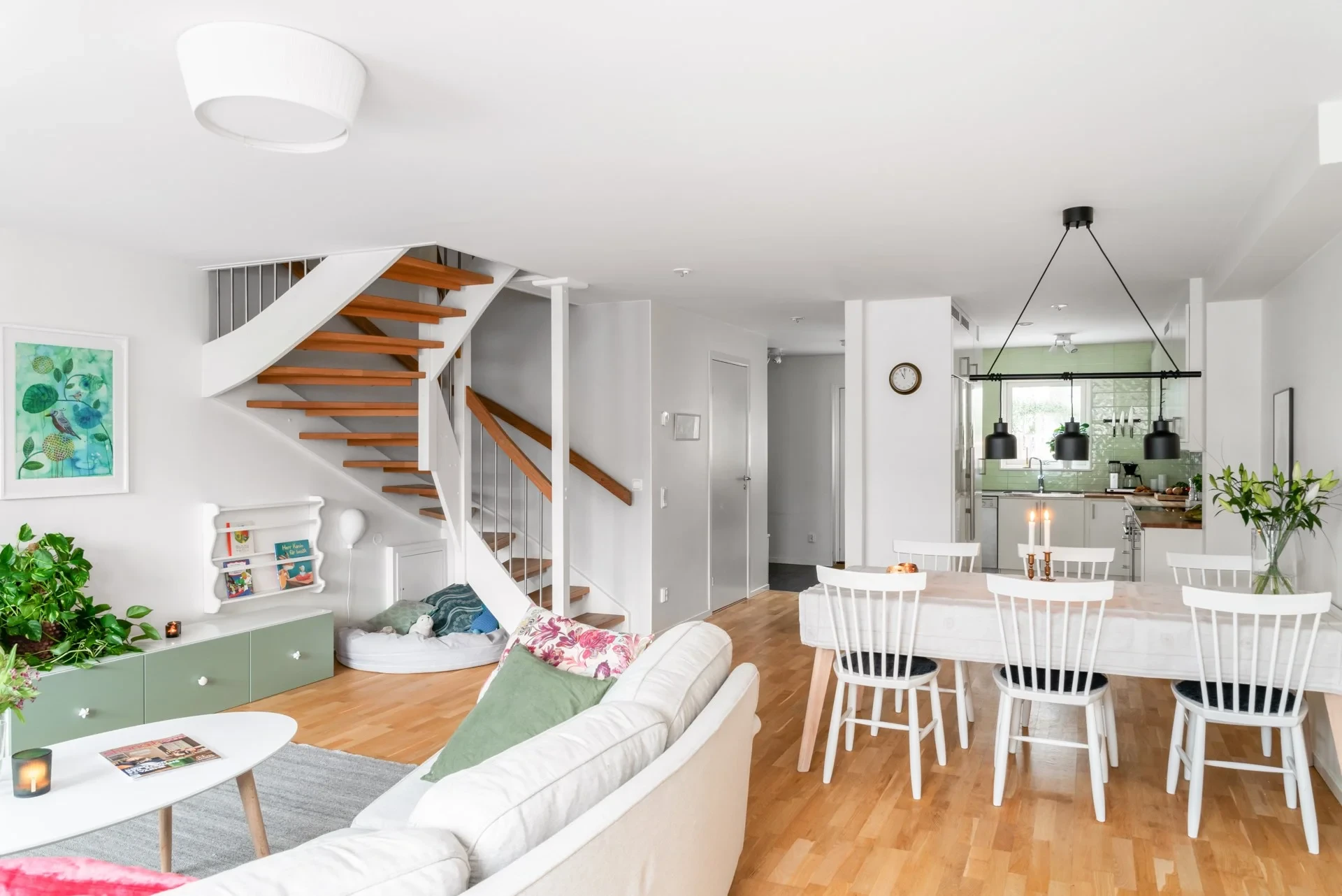 Väldisponerat radhus med närhet till det mesta