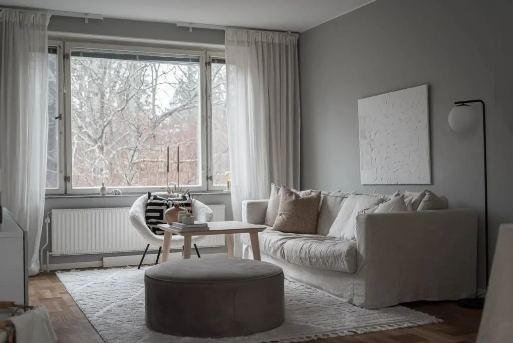 Modern och rymlig tvåa i genomgående gott skick