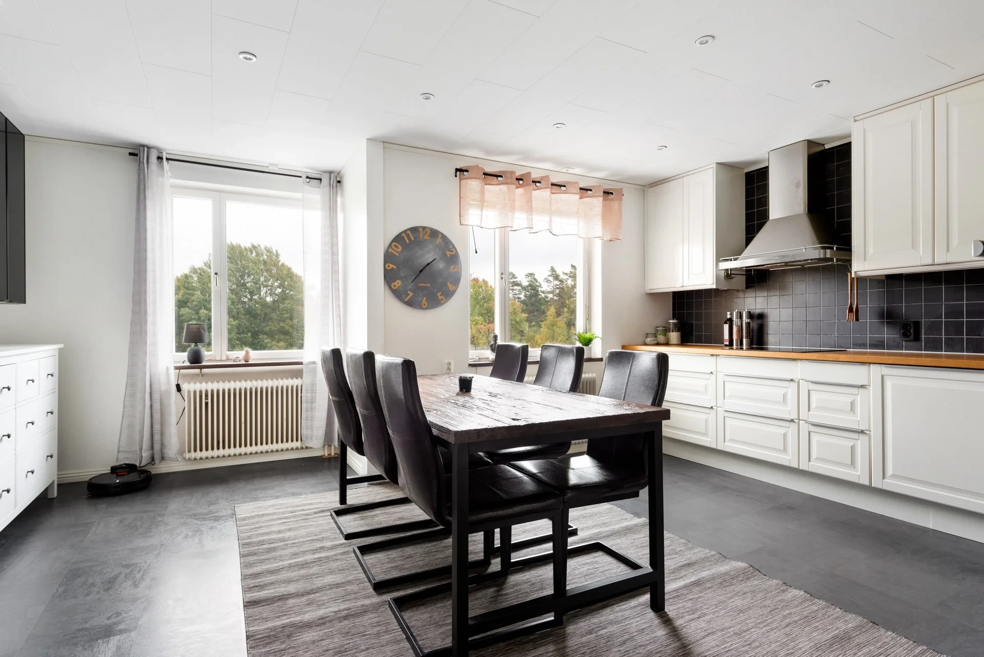 Stilrent renoverad stor tvåa i skuldfri förening!