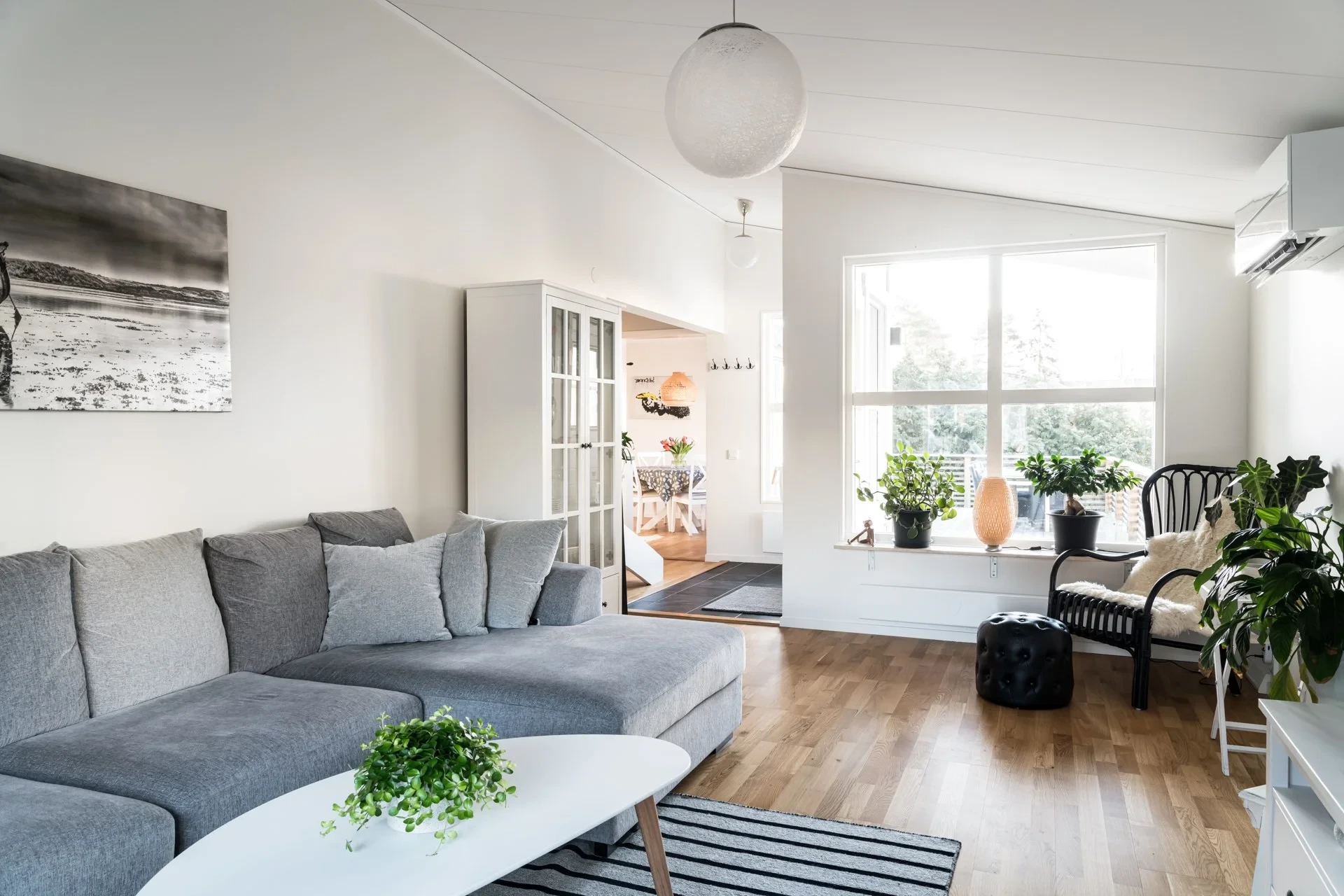 Modernt och smakfullt renoverat hus i barnvänligt område