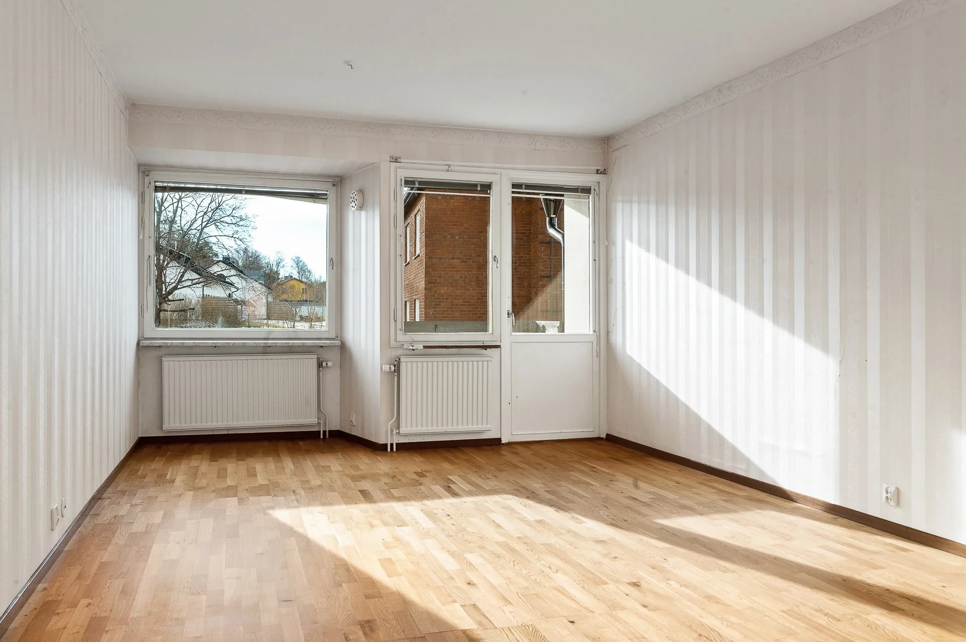 Rymlig 2:a i stabil och välskött förening nära centrum!