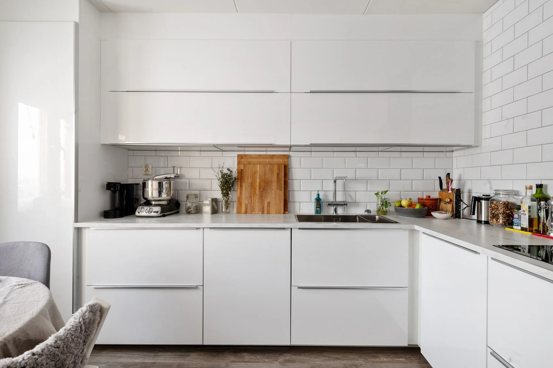 Väldisponerad tvåa med modernt kök i populär förening