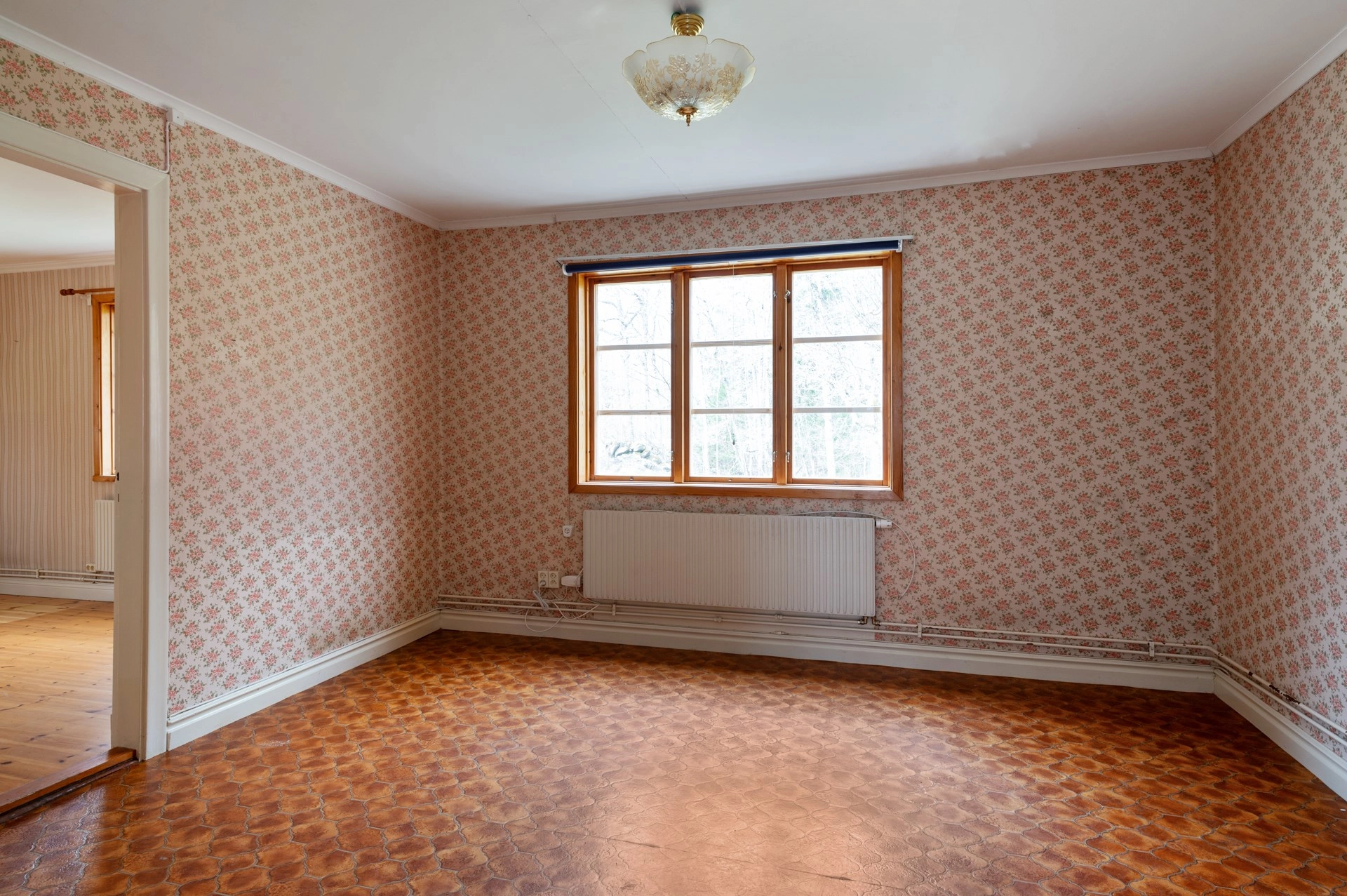 Gården ”Lugnet” med 2 bostadshus och stor lada i gott skick!