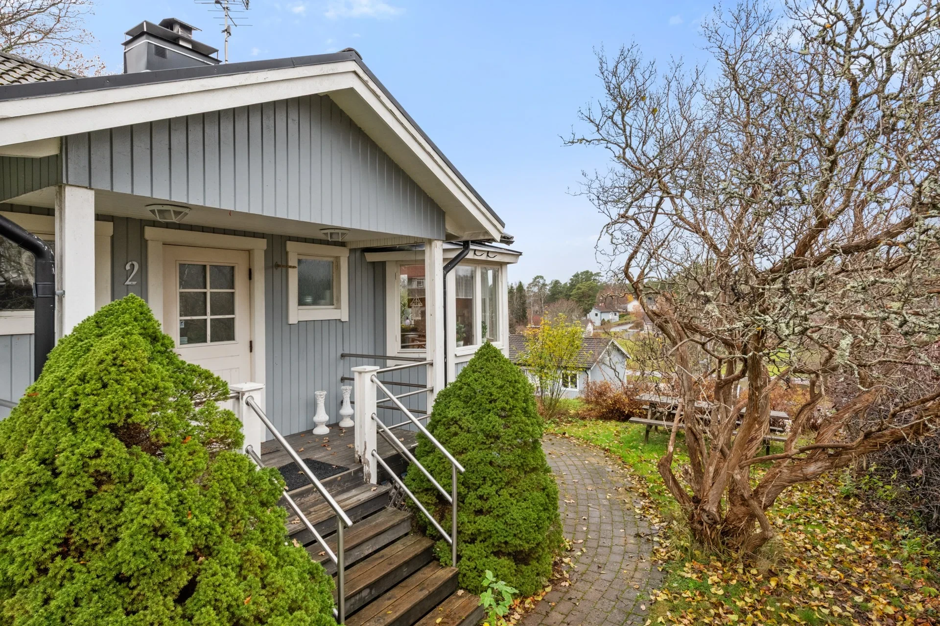 Välplanerad villa med låga driftskostnader i lugnt och barnvänligt område nära centrum!