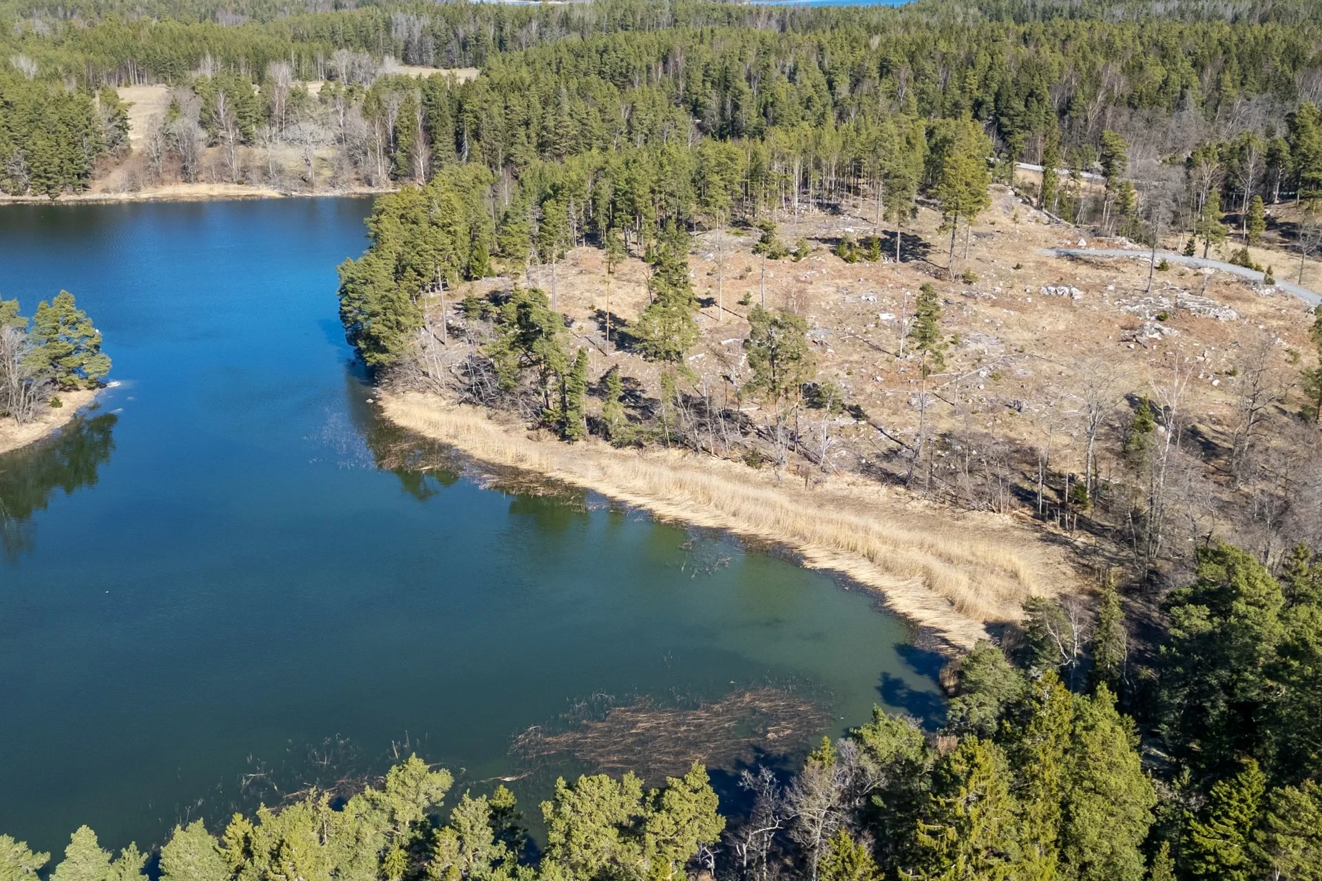 Natursköna tomter med havsutsikt på Langö
