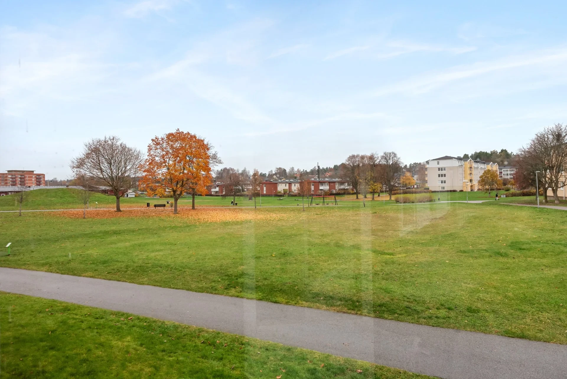 Hörnlägenhet med fiber och parkeringsplats inkluderat i månadsavgift!