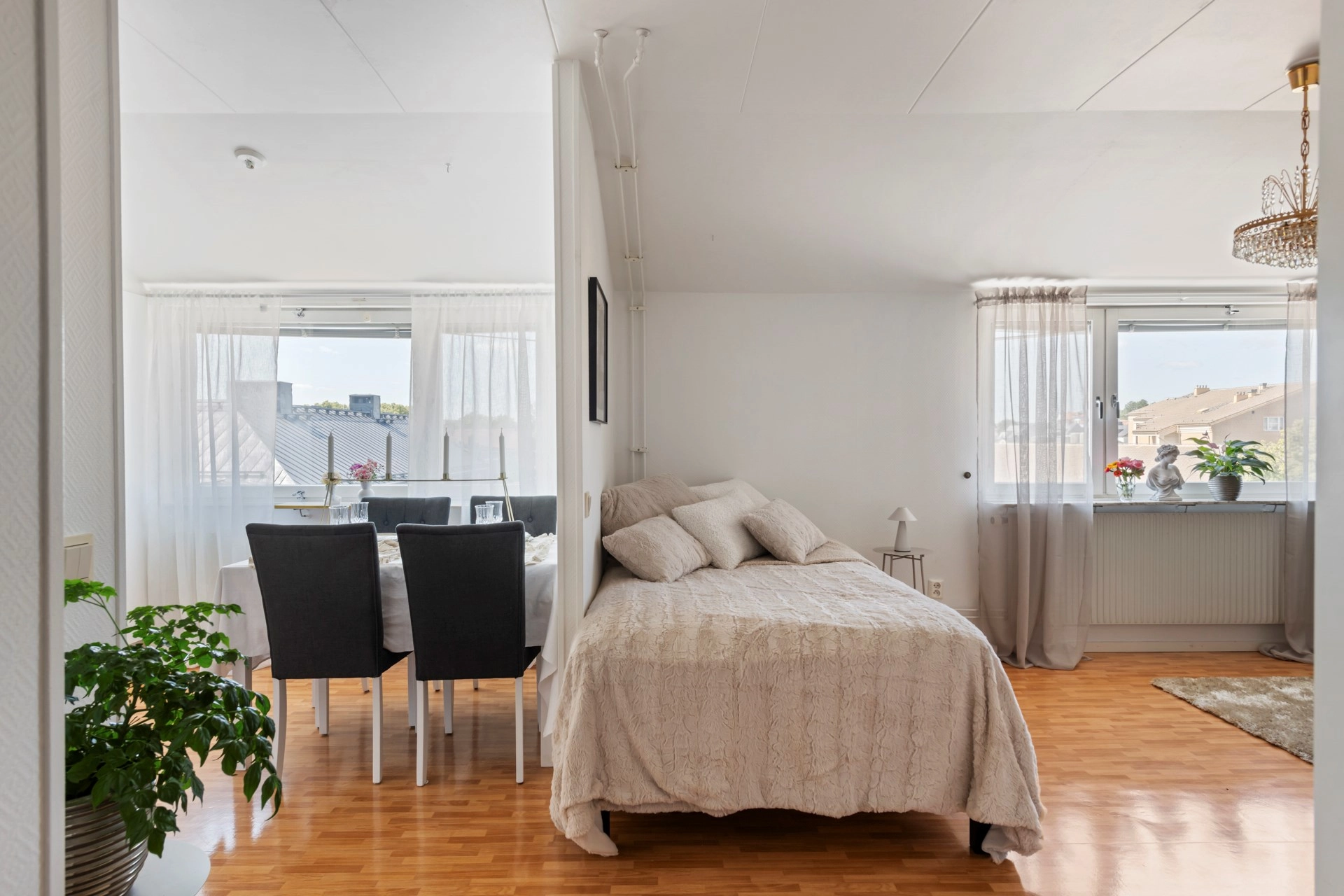 Mitt i centrum med hiss och fin utsikt