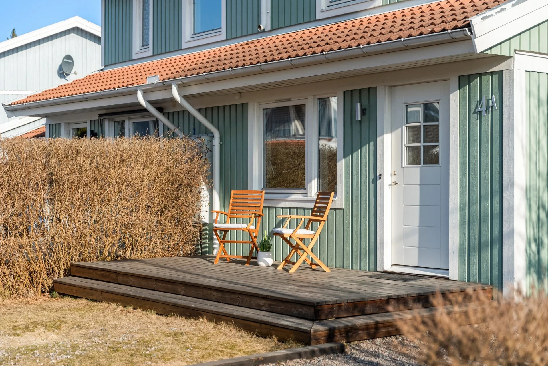 Trivsamt parhus i Fågelsången med skogen som närmaste granne