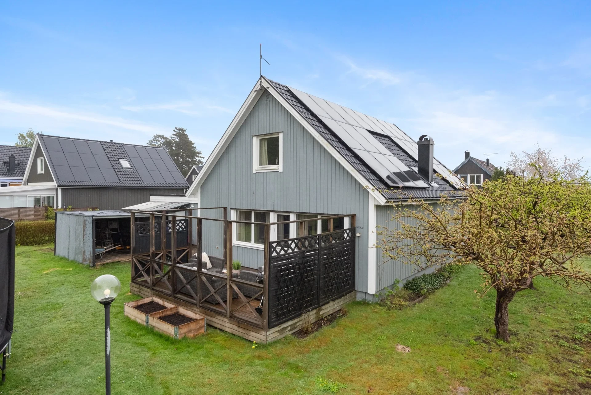 Solceller, fyra sovrum och ett läge att trivas länge i