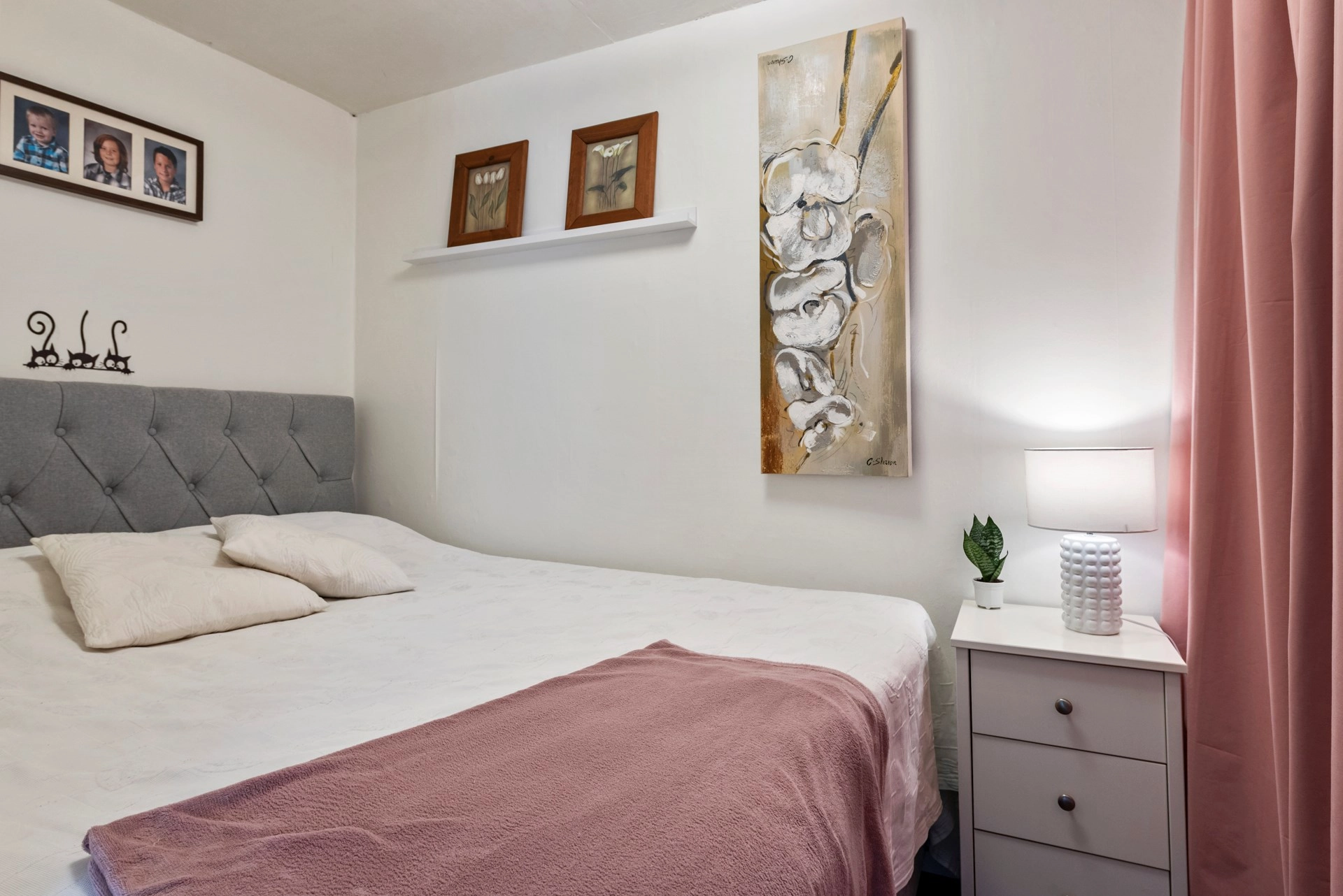 Stor och välplanerad tvåa med inglasad balkong och hiss i huset