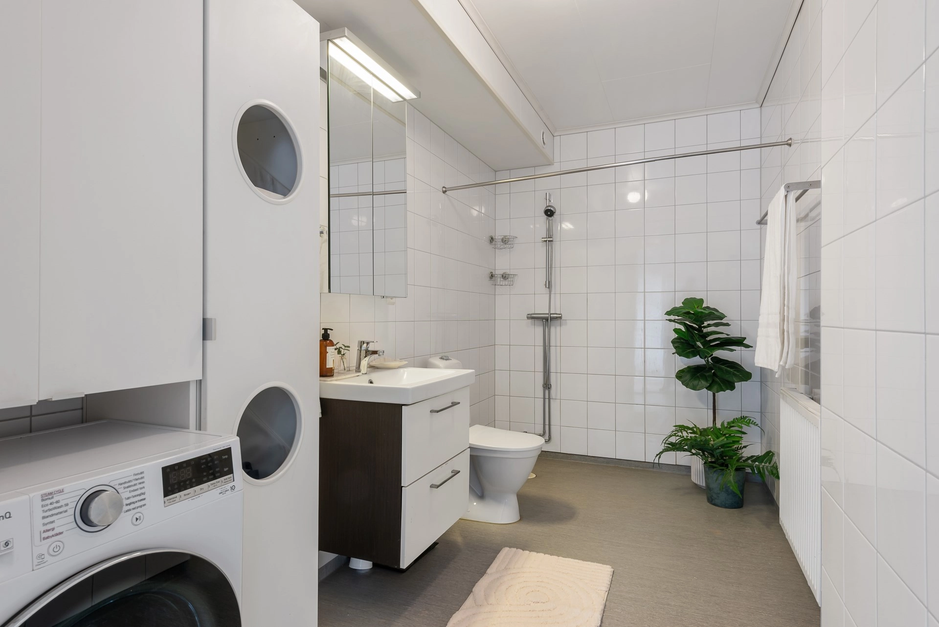 Modern och trivsam tvåa i Färsna med balkong i väster