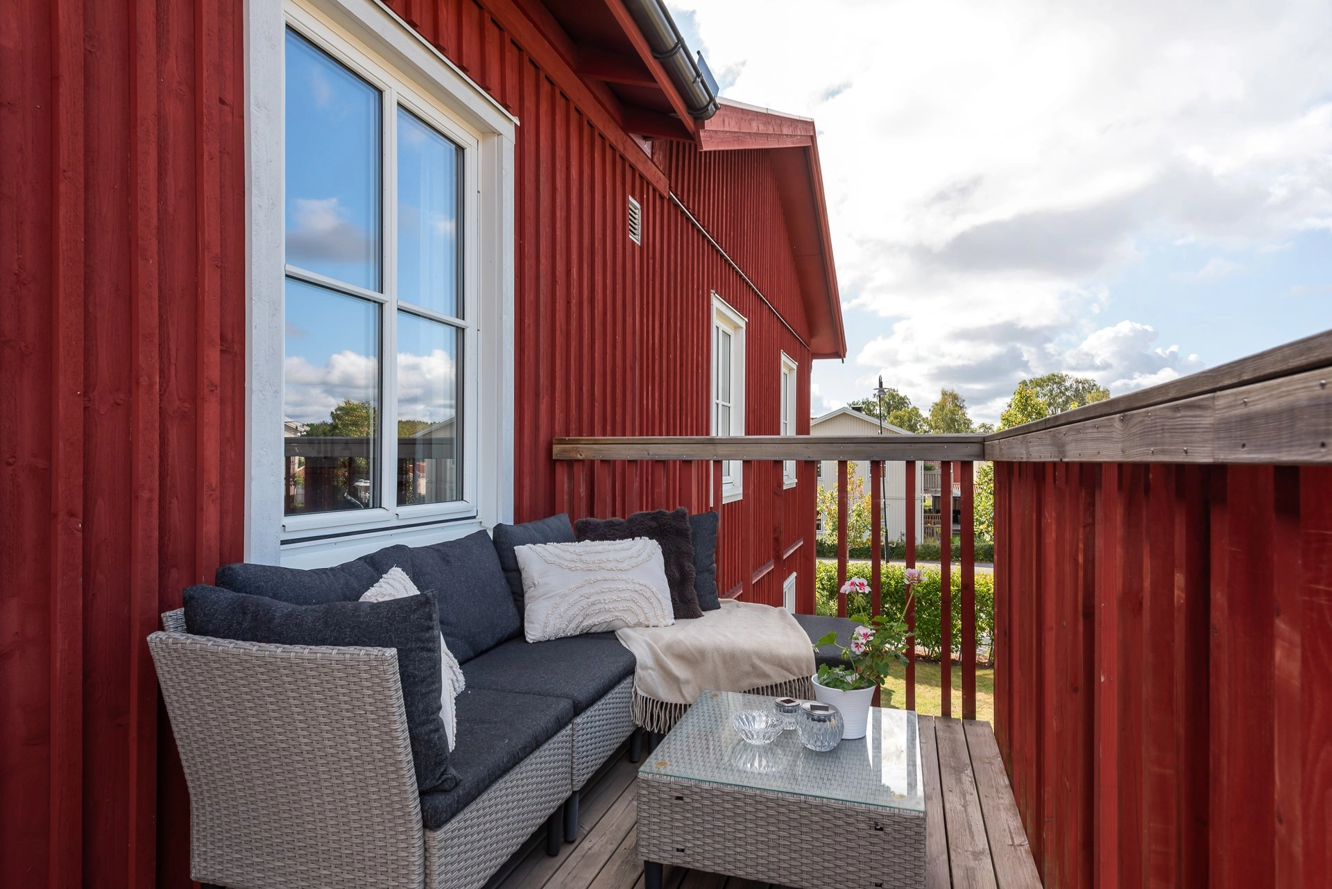 Modern och trivsam tvåa i Färsna med balkong i väster