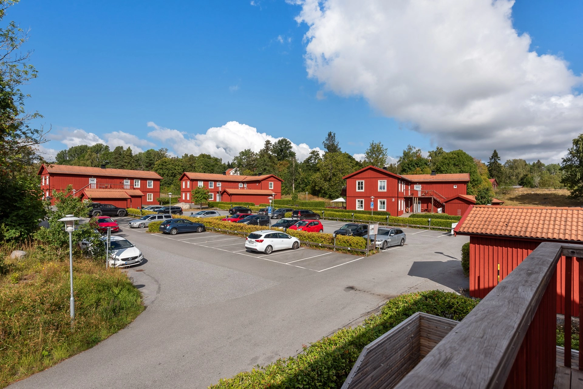 Modern och trivsam tvåa i Färsna med balkong i väster