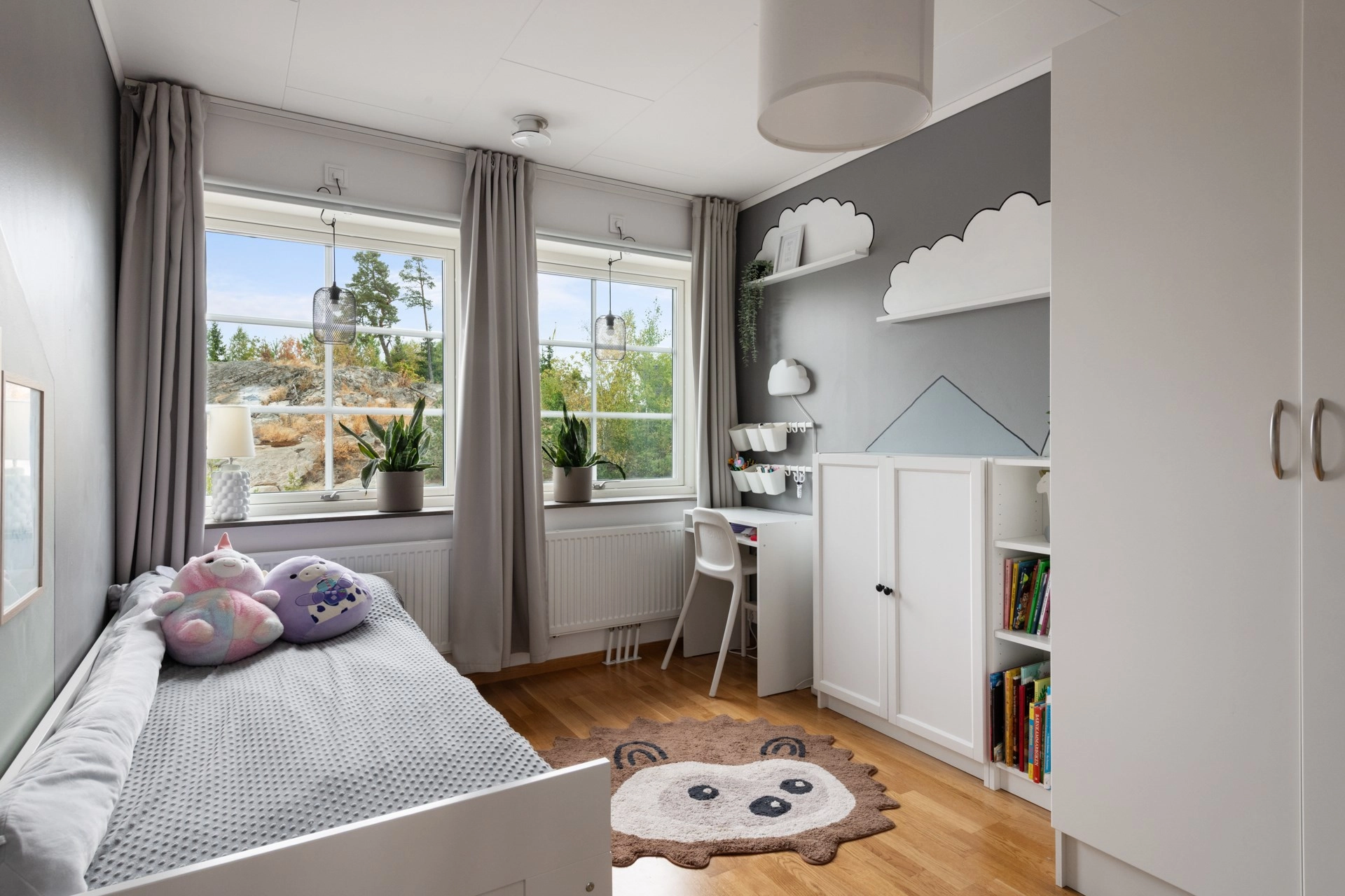 Modernt New Englad-radhus där det mesta ingår i avgiften!