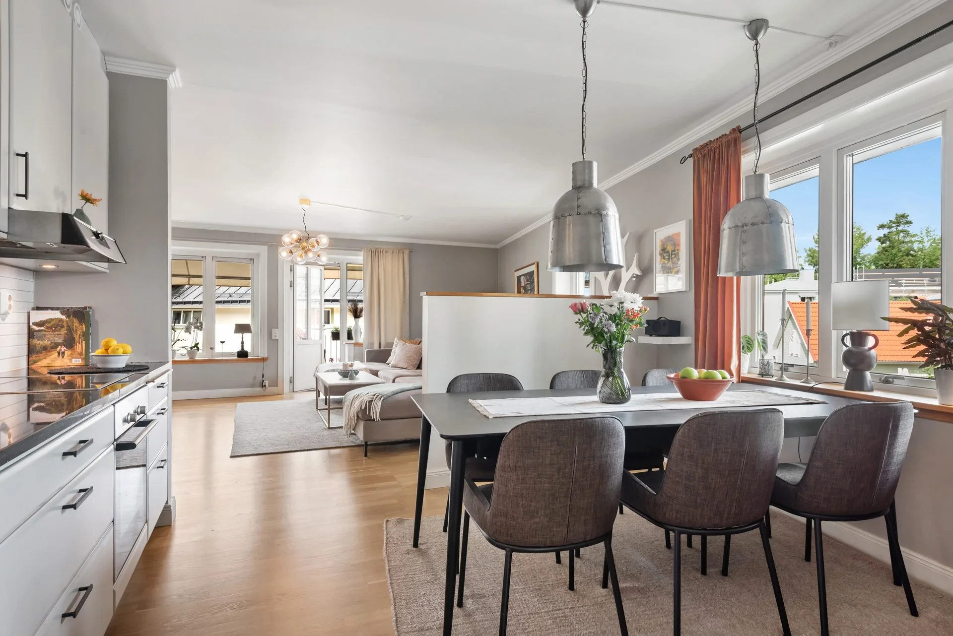 Gavelläge, garage och hiss hela vägen hem