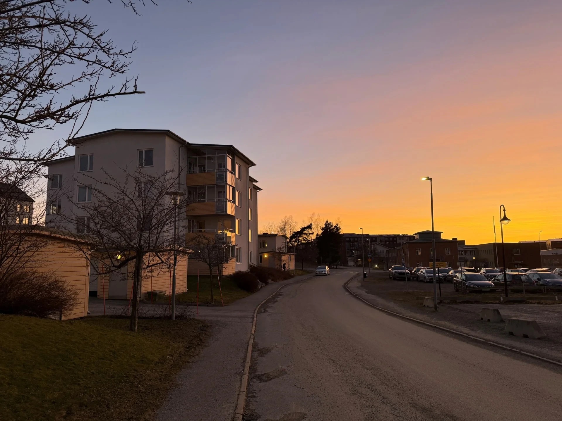 Bekvämt boende nära centrum med hiss och inglasad balkong i söderläge!