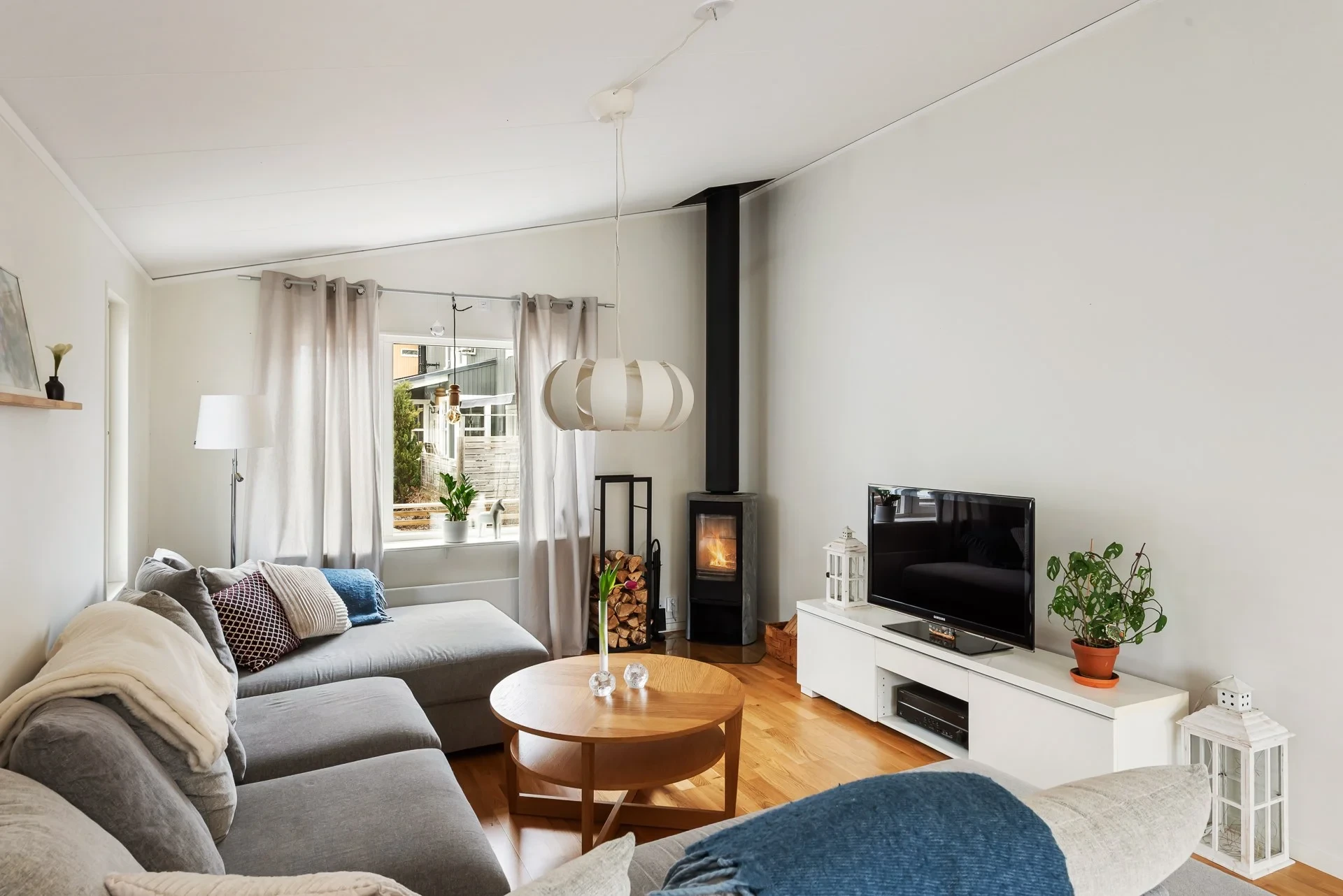 Modernt och smakfullt renoverat hus i lugnt och barnvänligt område