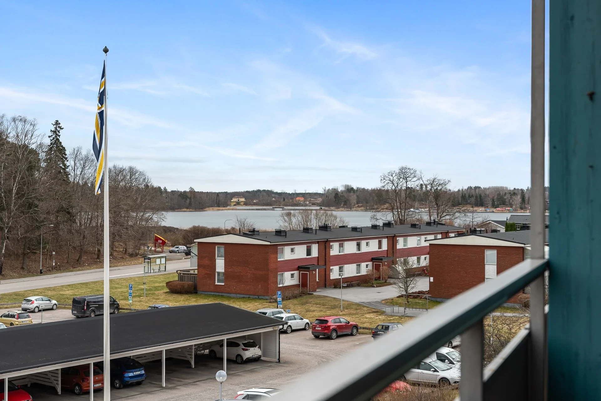 Rymlig tvåa med utsikt över Norrtäljeviken – bredband och parkering ingår