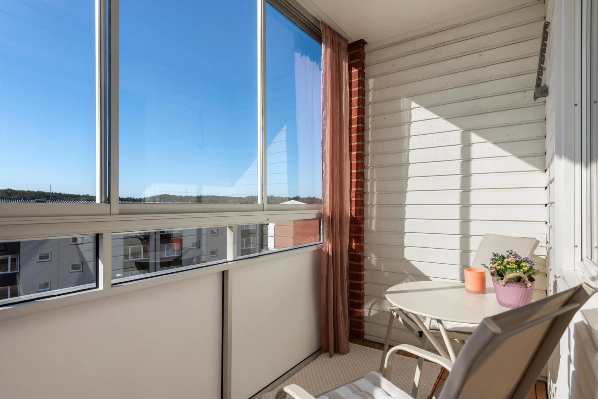 Stilfull trea i väldigt gott skick, belägen i stabil förening!
