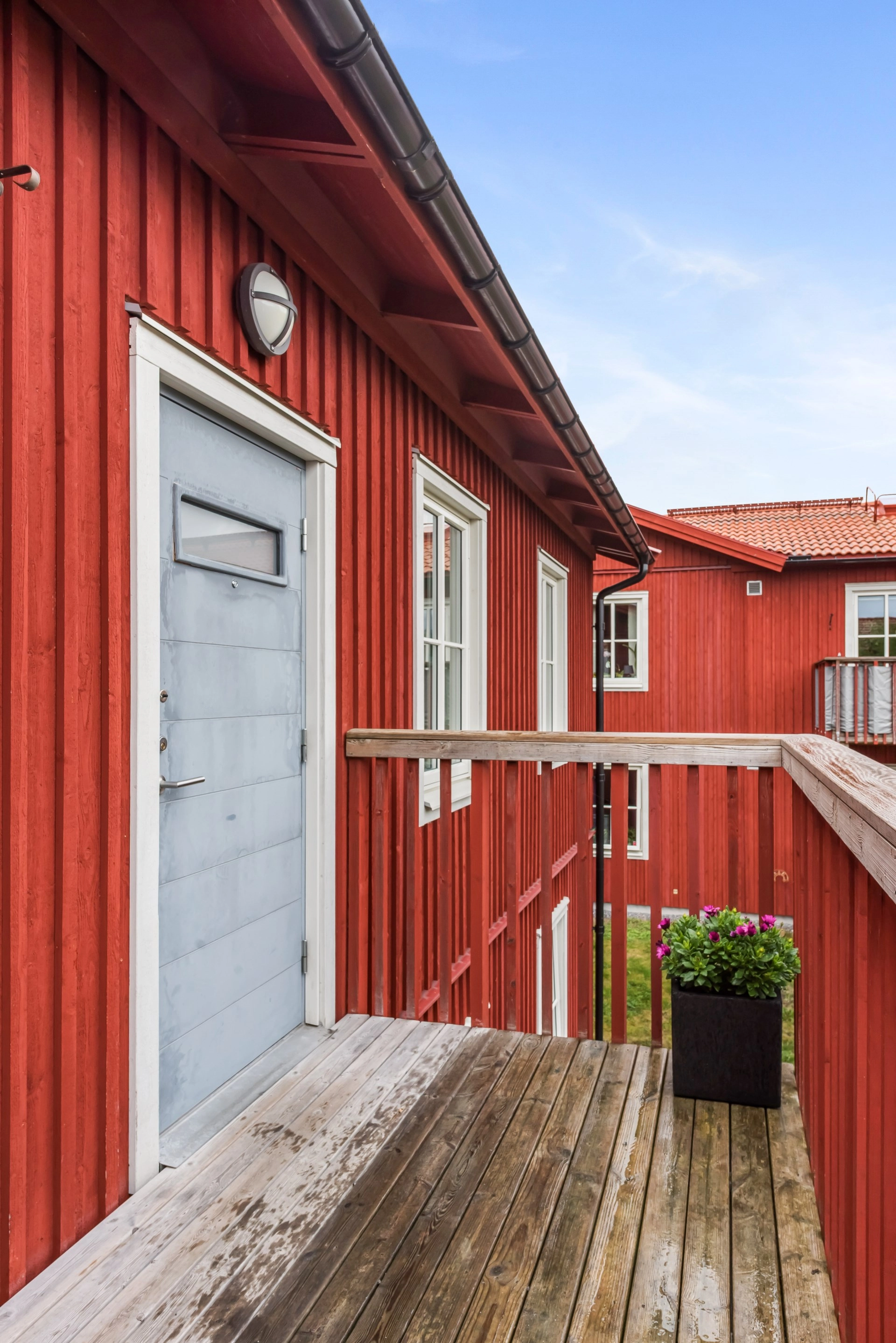 Gavelfyra på övre plan med balkong i väster