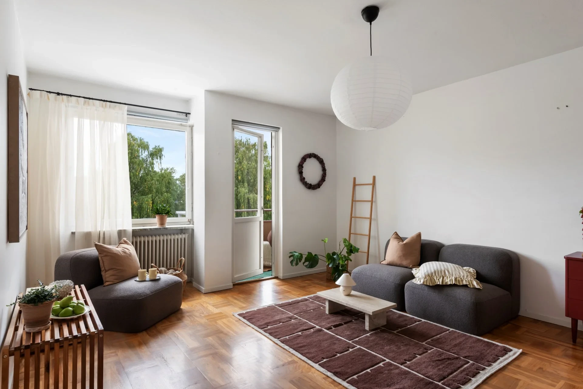 Välplanerad och charmig etta med perfekt pendlarläge